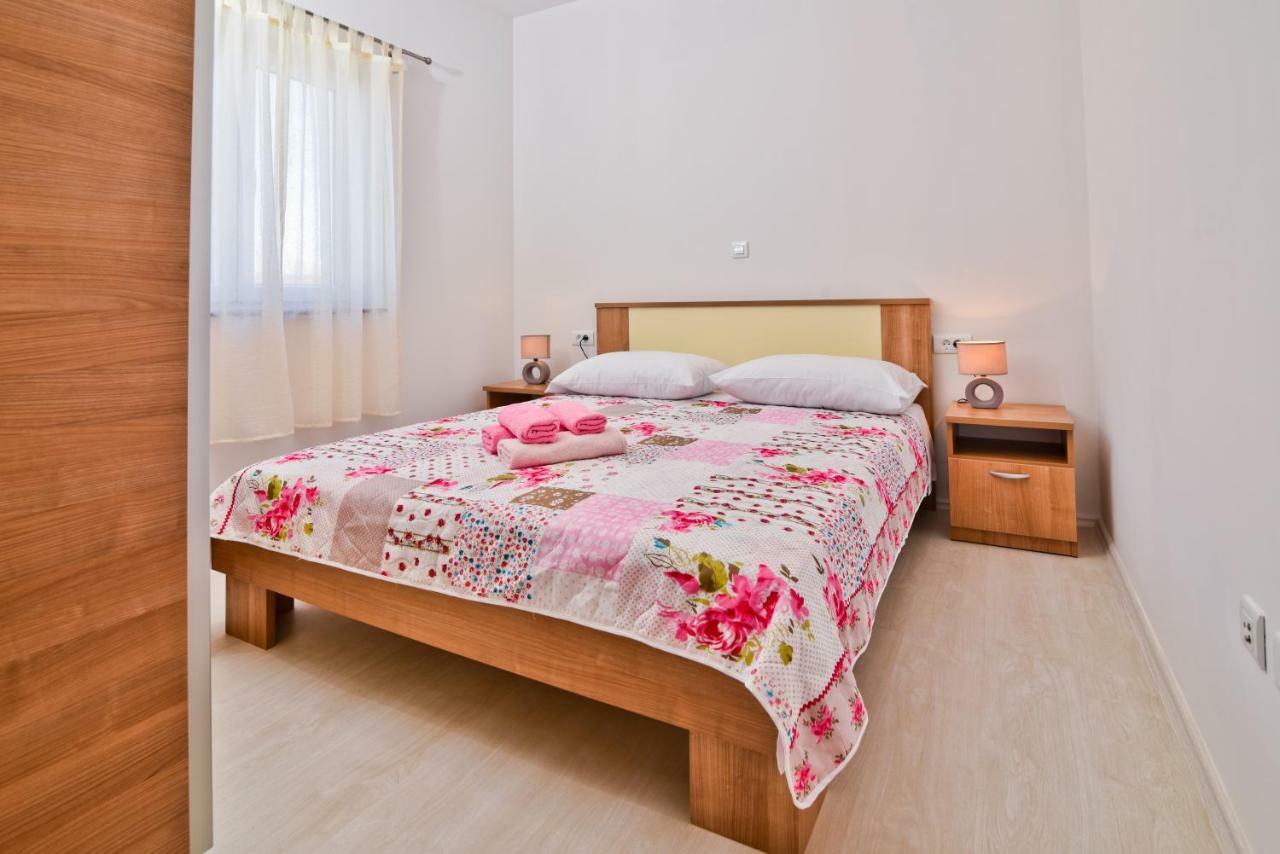 Apartments Mica Врси Екстер'єр фото