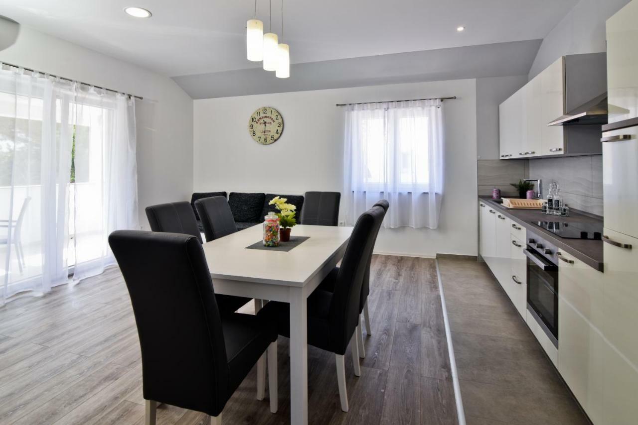 Apartments Mica Врси Екстер'єр фото