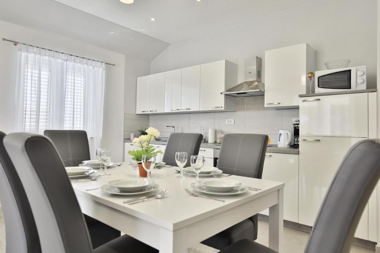 Apartments Mica Врси Екстер'єр фото